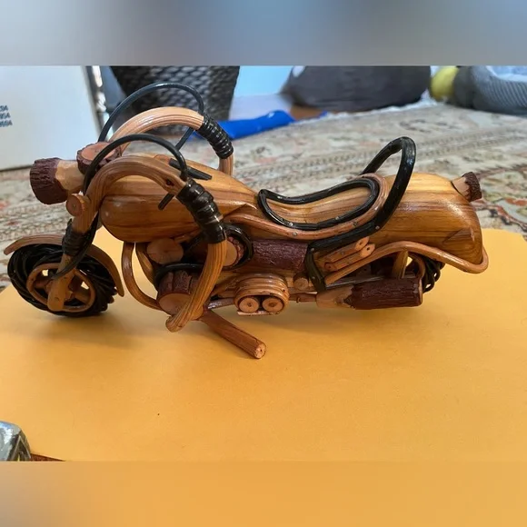 Wooden motor cycle - Picture 9 of 10